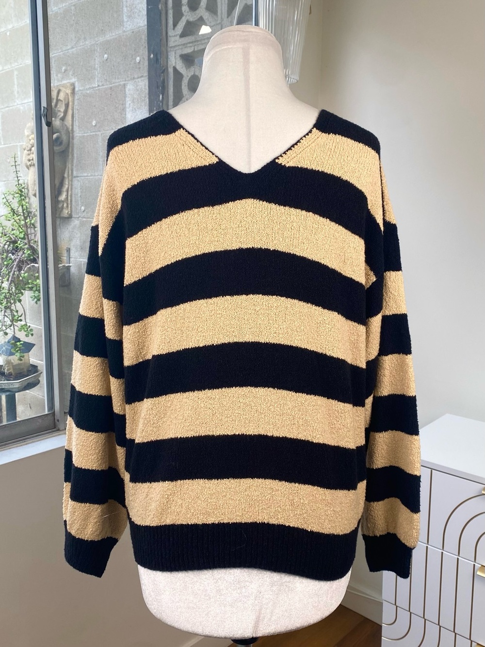 Nation LTD NWOT Carmine Bouclé Stripe Pullover V Neck Sweater, Size S - Picture 5 of 8